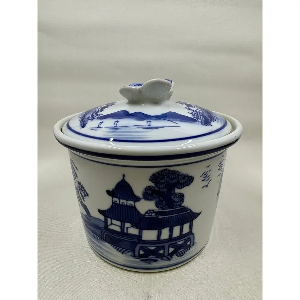 Blue & White Chinese Porcelain Covered Ginger Jar Canister